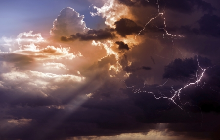 TEMPO INSTÁVEL - Sol entre nuvens com risco de ventos e temporais nesta 4ª feira em Rondônia; Alerta Amarelo